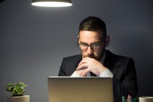 É errado abrir uma empresa em nome de outra pessoa (terceiros)?